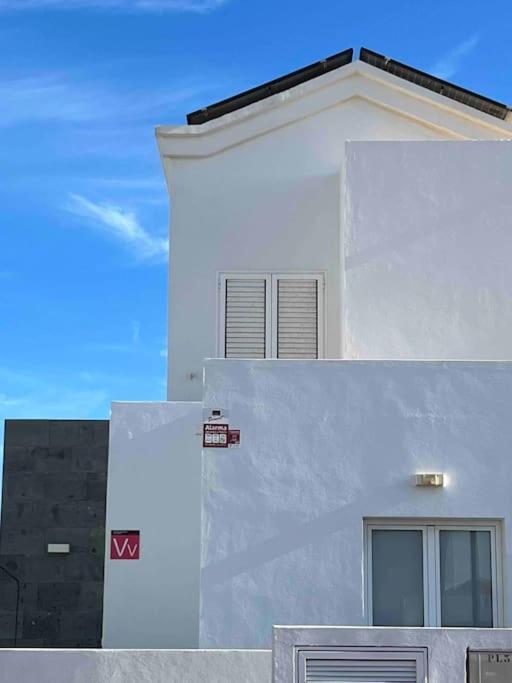 Lovely Sanmar, Heated Pool Willa Playa Blanca (Lanzarote)